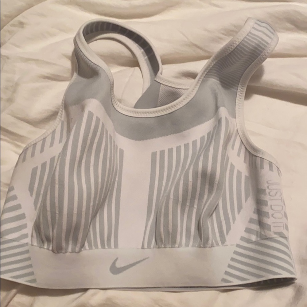NIKE SPORTS COMPRESSION SPORTS BRA